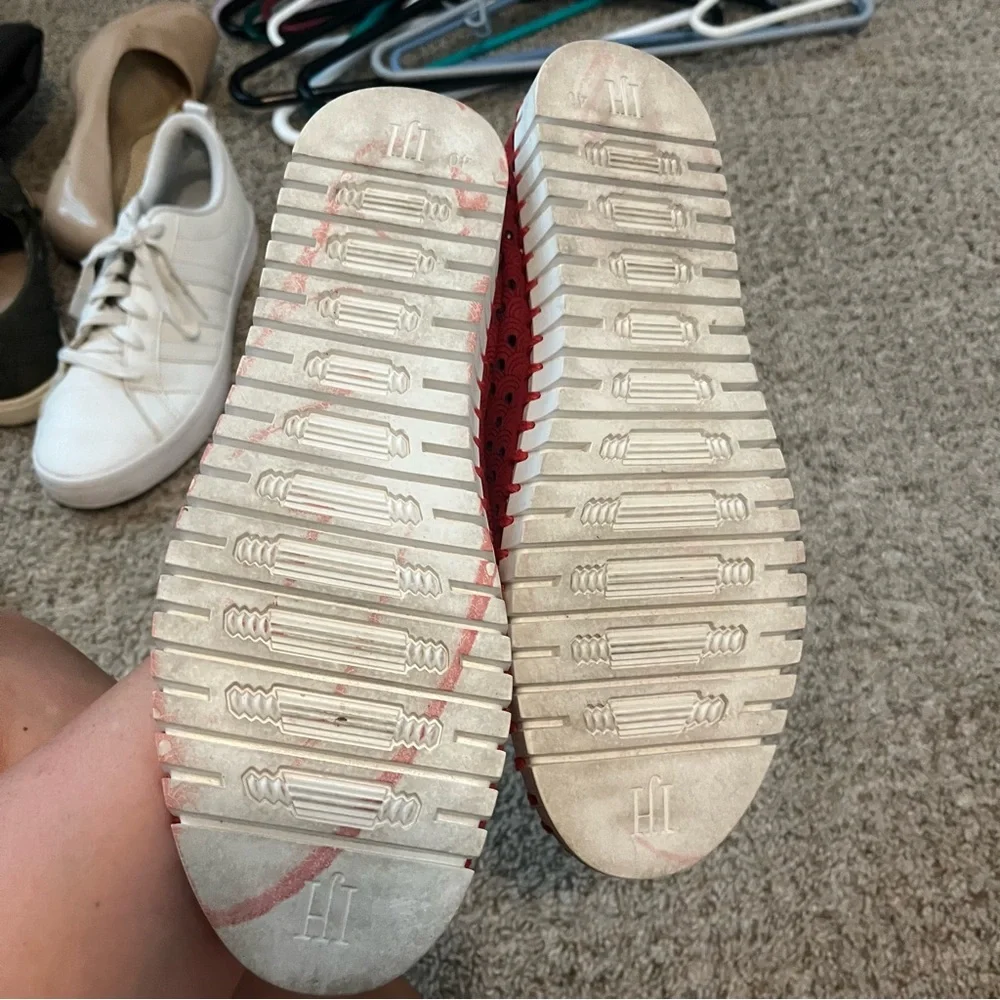 SLIP ONS - Picture 3 of 4